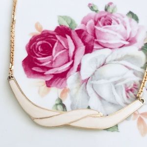 Monet necklace